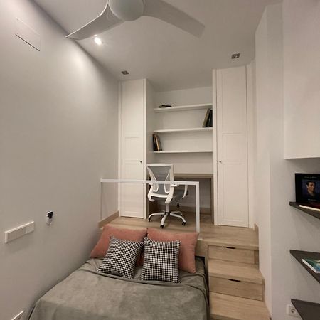 Apartamento Casa De Huespedes Almirante Madrid Exterior foto