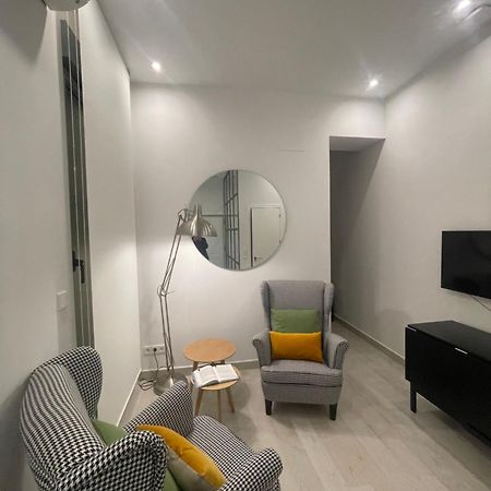 Apartamento Casa De Huespedes Almirante Madrid Exterior foto