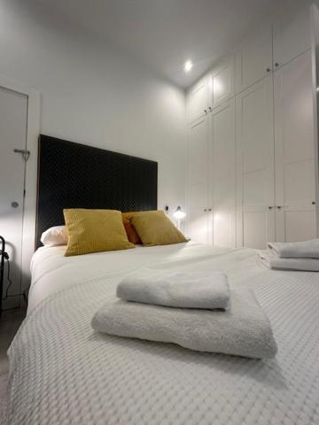 Apartamento Casa De Huespedes Almirante Madrid Exterior foto