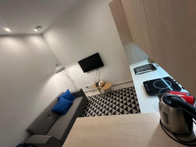 Apartamento Casa De Huespedes Almirante Madrid Exterior foto