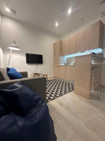 Apartamento Casa De Huespedes Almirante Madrid Exterior foto